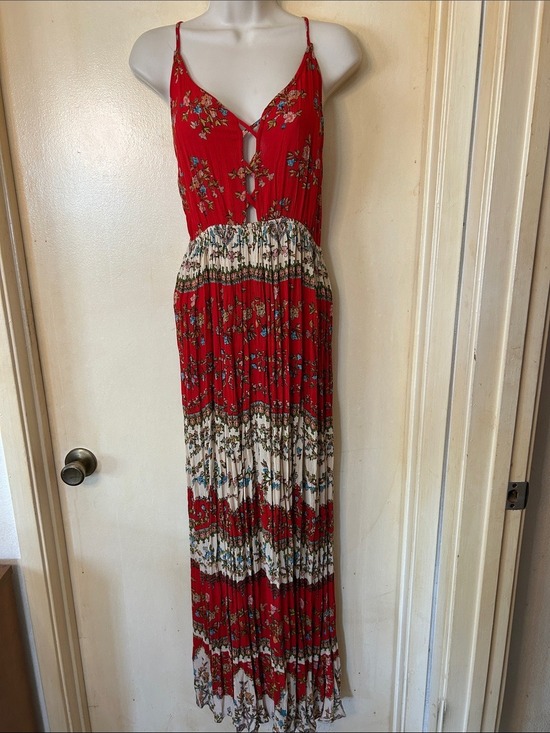 Patrons of Peace Dresses & Skirts - Patrons of Peace Red Floral Maxi Dress with Spaghetti Straps size M